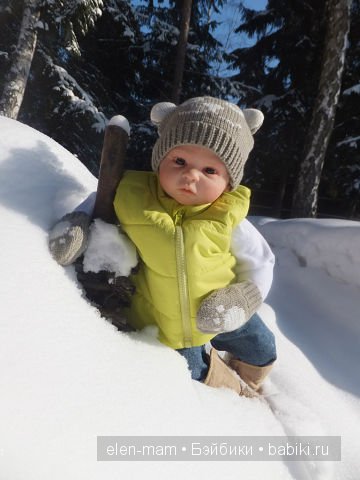 Стеша в сугробе