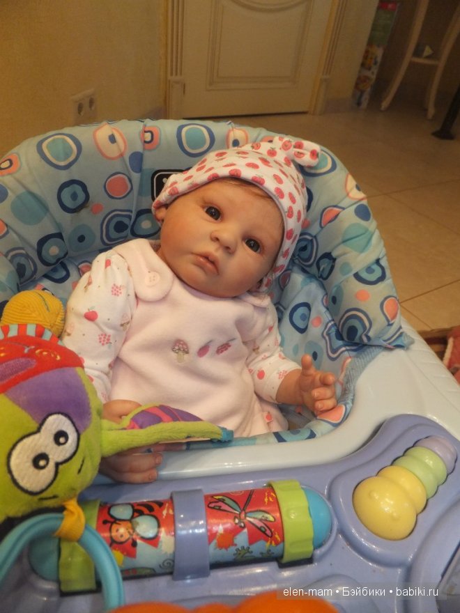 Стеша в ходунках