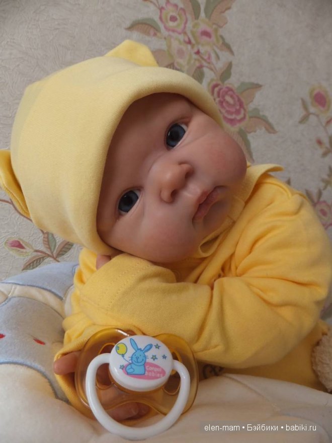 Маша, жёлтая шапочка с ушками