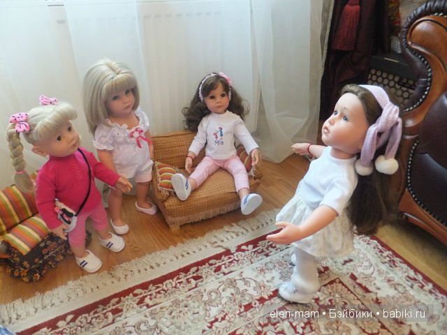 Илона танцует