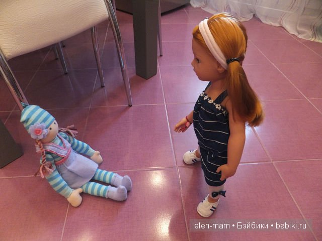 Рыжик с куклой