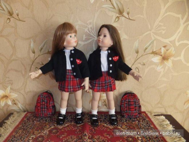 тетради в портфелях шуршат