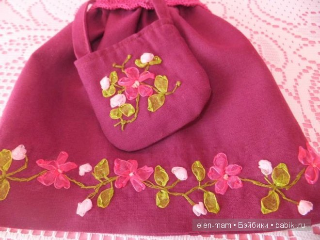 Вышивка на бордовом платье Вышивка на бордовом платье