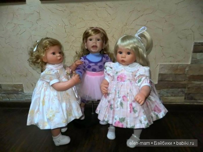 Обе малышки и Иринка)