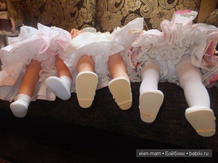 Воланы под юбочками, общий вид у троих