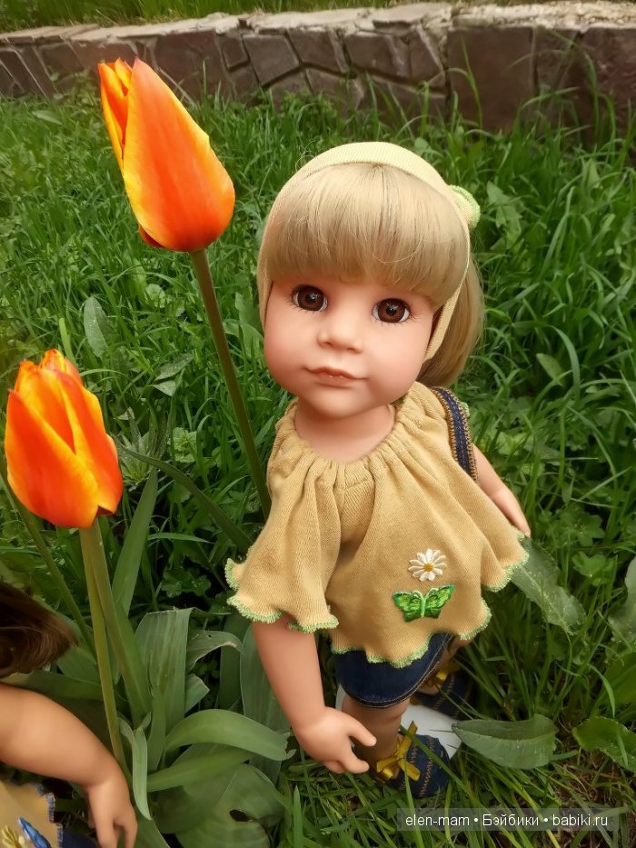 Милана и оранжевый тюльпан