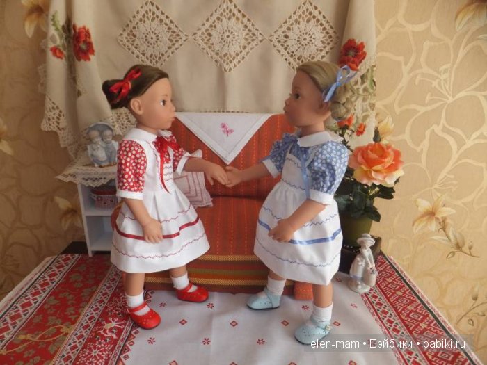Держатся за руки 2