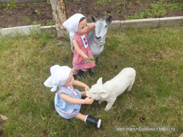 Потрогала за пятачок)