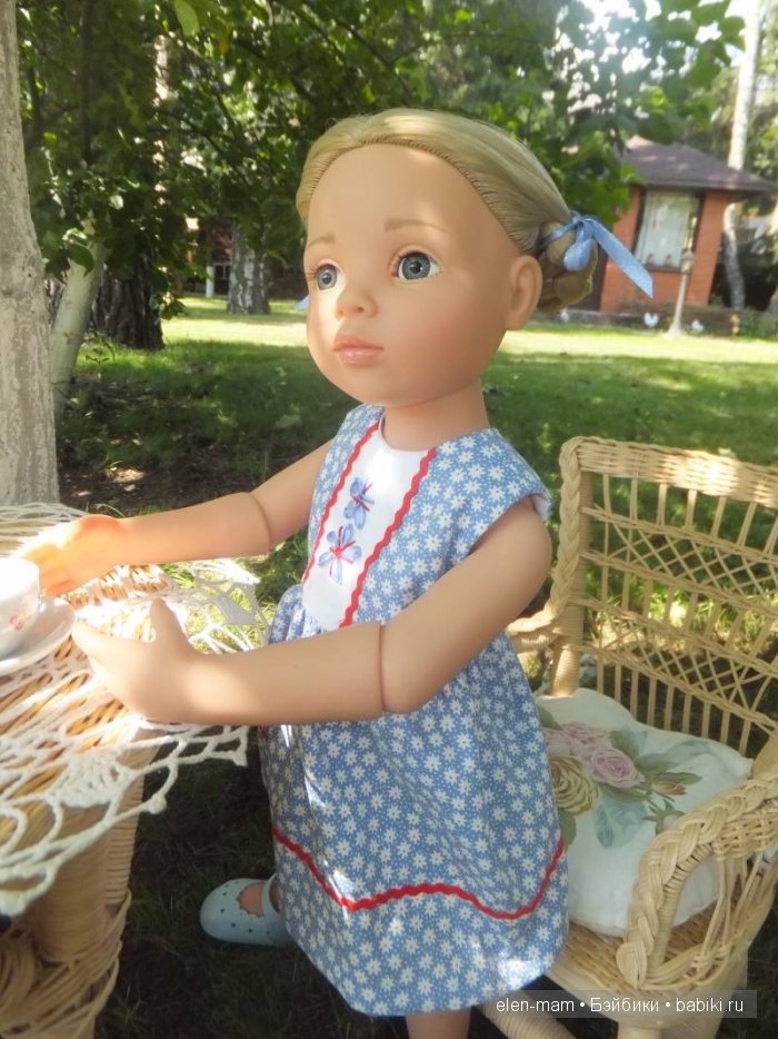 Нюра в саду