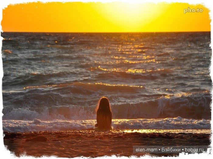 Девочка у моря