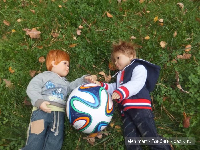 Упали и рассмеялись))