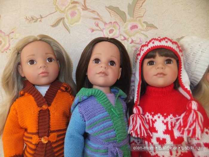 Тёплая тема:) Вещички для моих кукол от замечательных мастериц нашего сайта:)