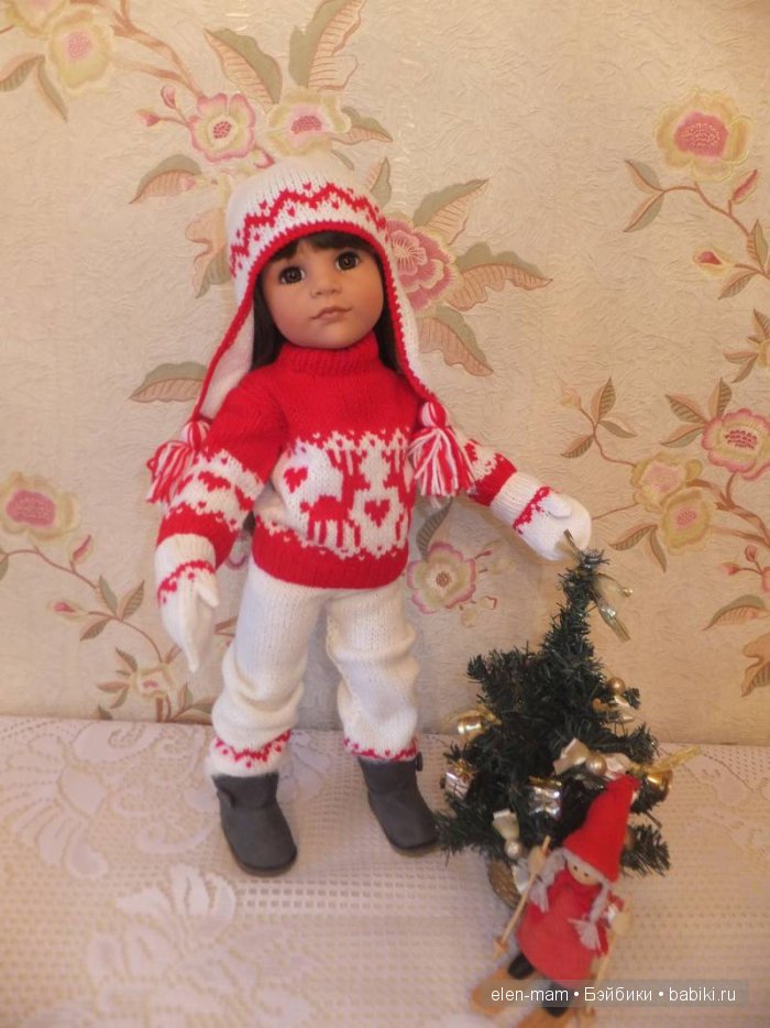 Тата в костюме