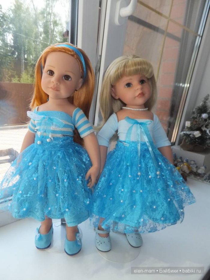 Голубые платья с бусинами