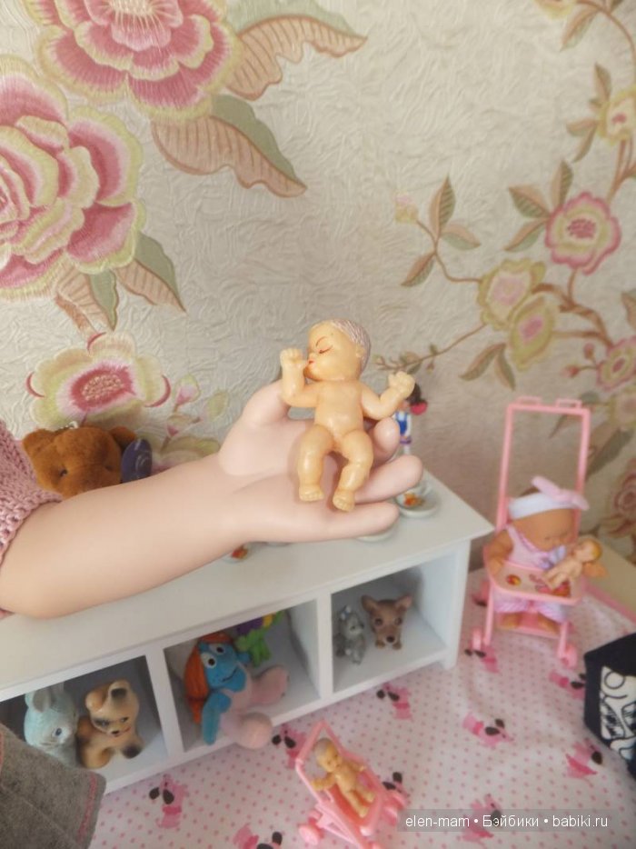 Малыш в ладошке