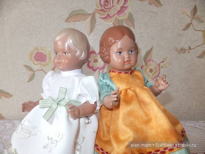 На сундучке, портрет