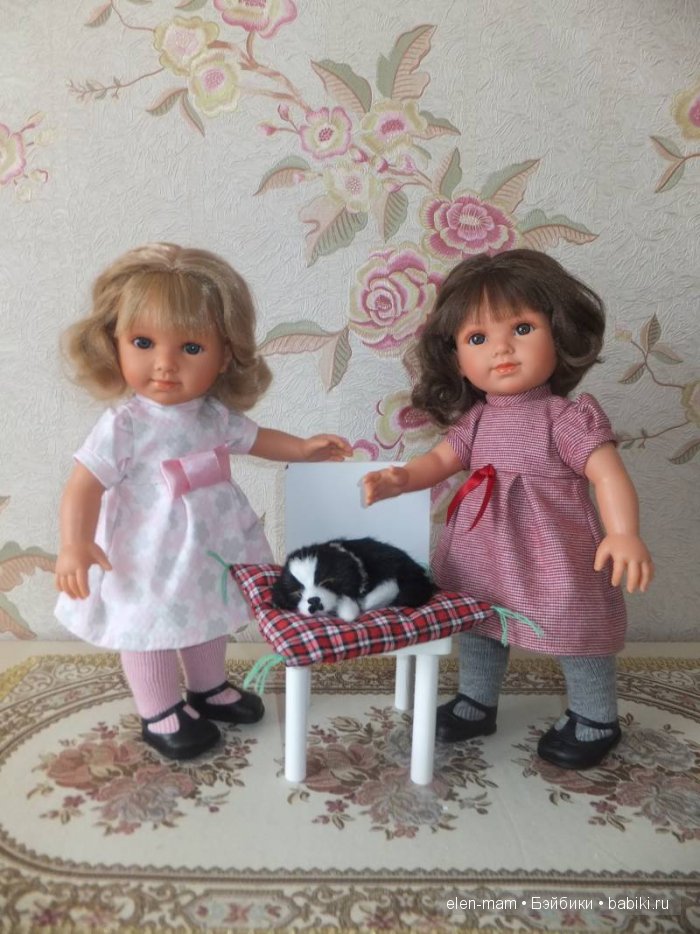 Сестрички и собачка