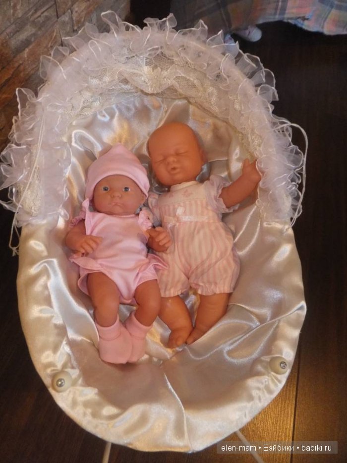 Малыши в коляске