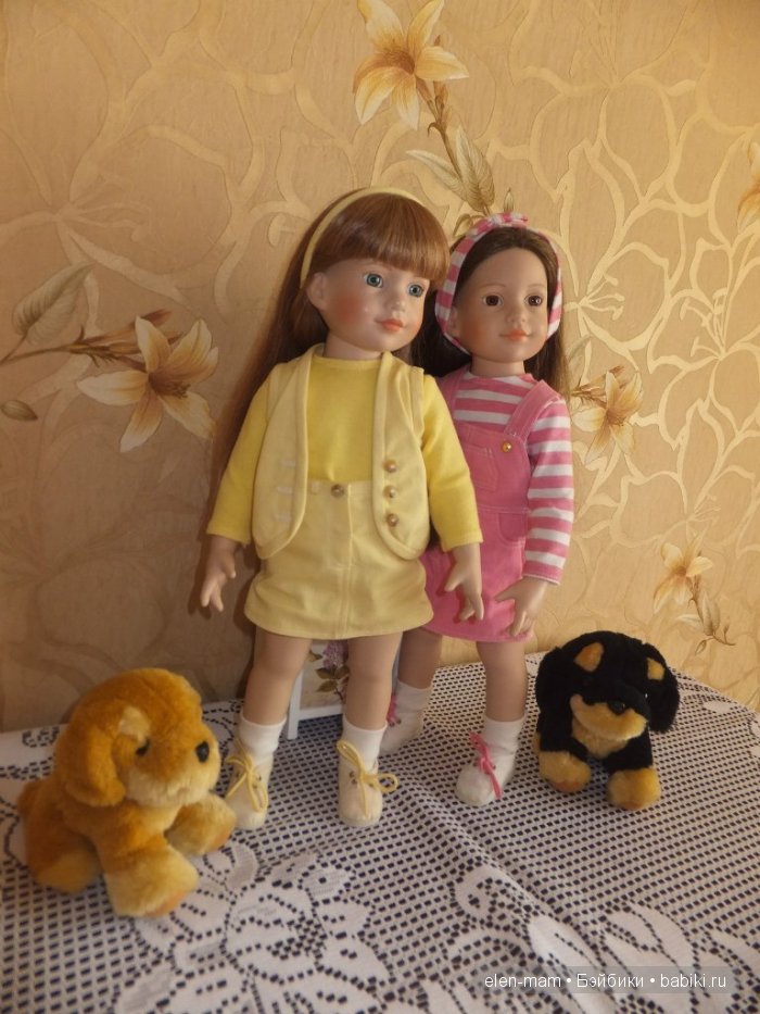 Мара и Алиса в своих аутфитах