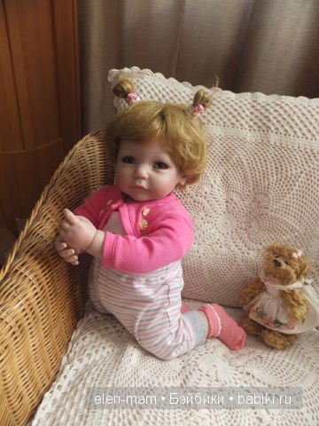 Рита в кресле