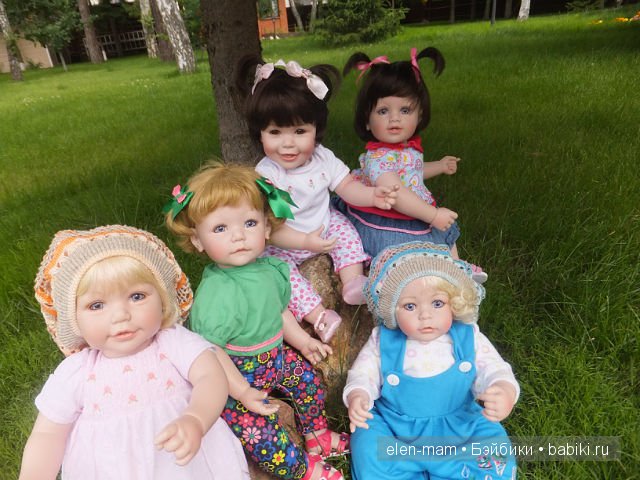 Адорки гуляют