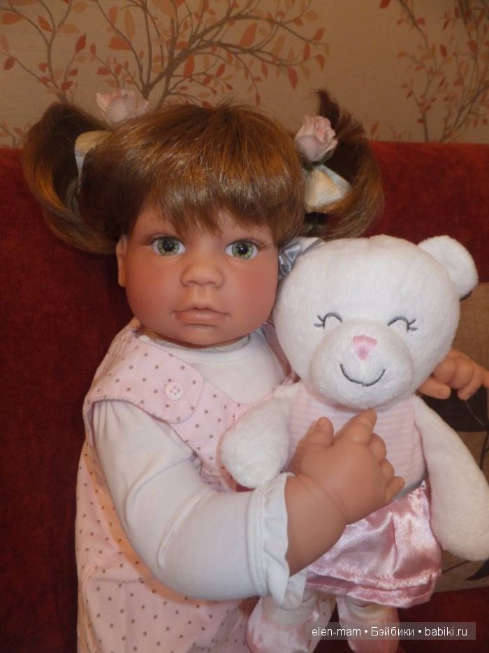 Зоя, портрет с мишкой