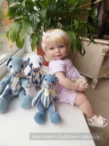 Ангелика, окно, мишки