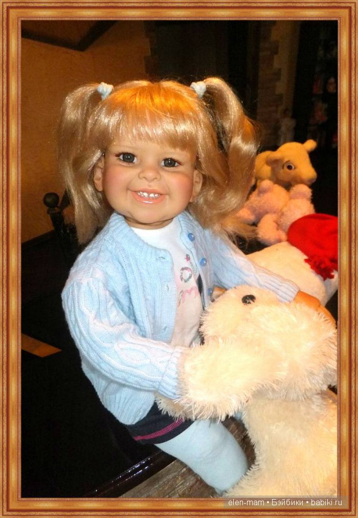 Луиза в голубой кофточке