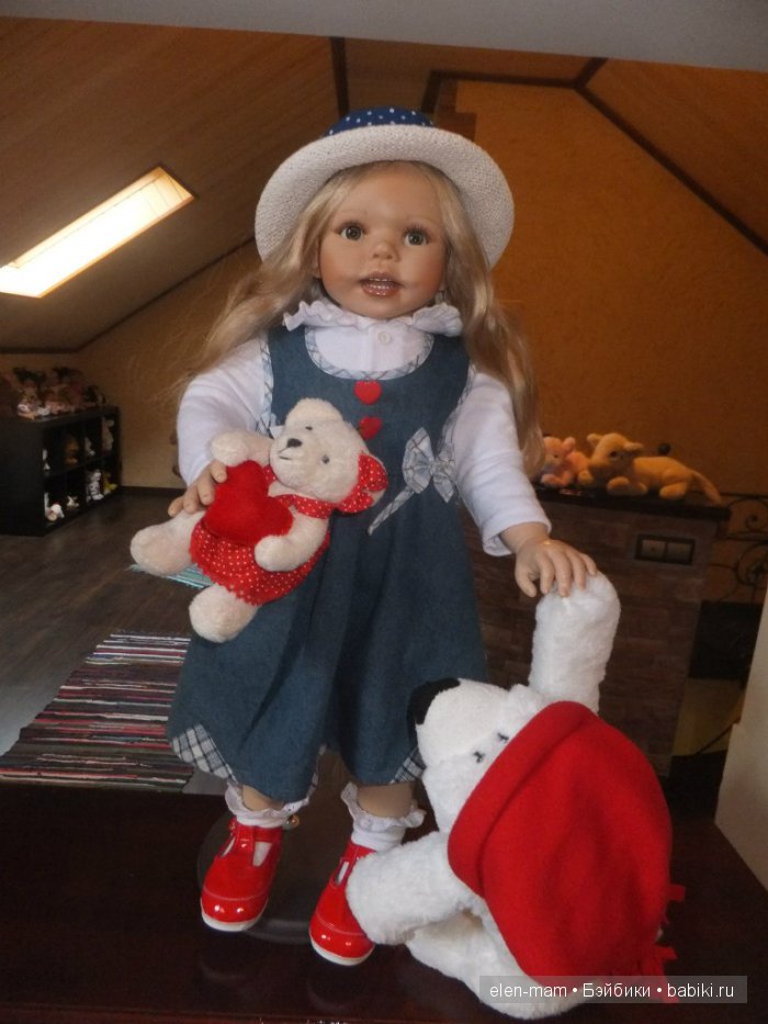 Кристина, в шляпке