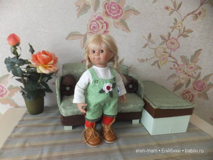 Зелёный диванчик 2