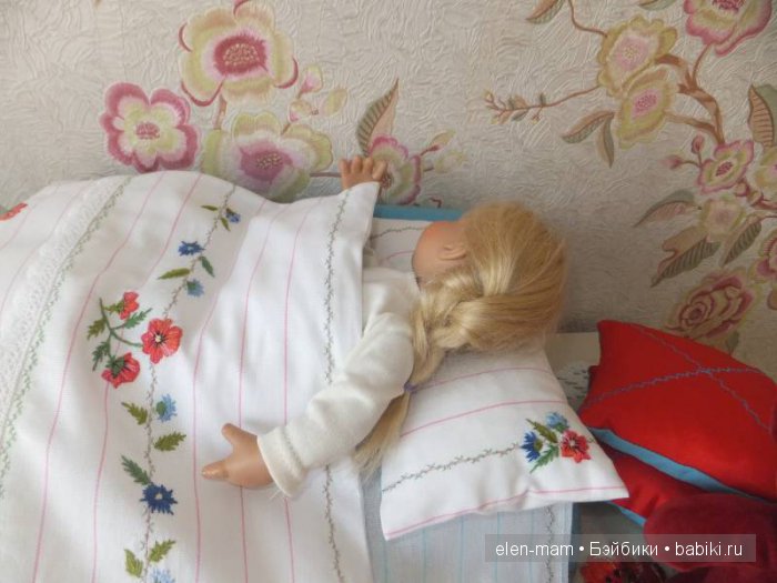 Маруся спит 3