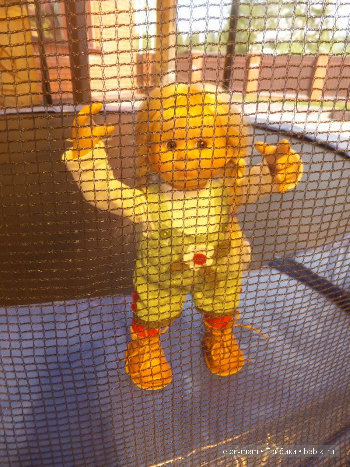 Детка в клетке)