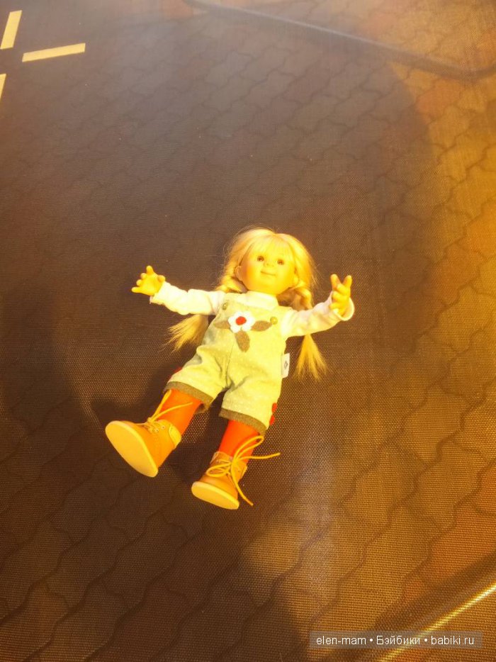 Маруськин май. Вихтелка от автора Rosemarie Anna Muller. Цветущий сад и знакомство с его жителями (фото 2)