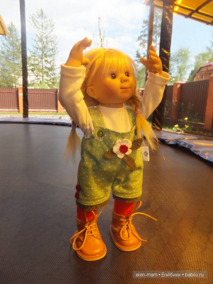 Маруськин май. Вихтелка от автора Rosemarie Anna Muller. Цветущий сад и знакомство с его жителями