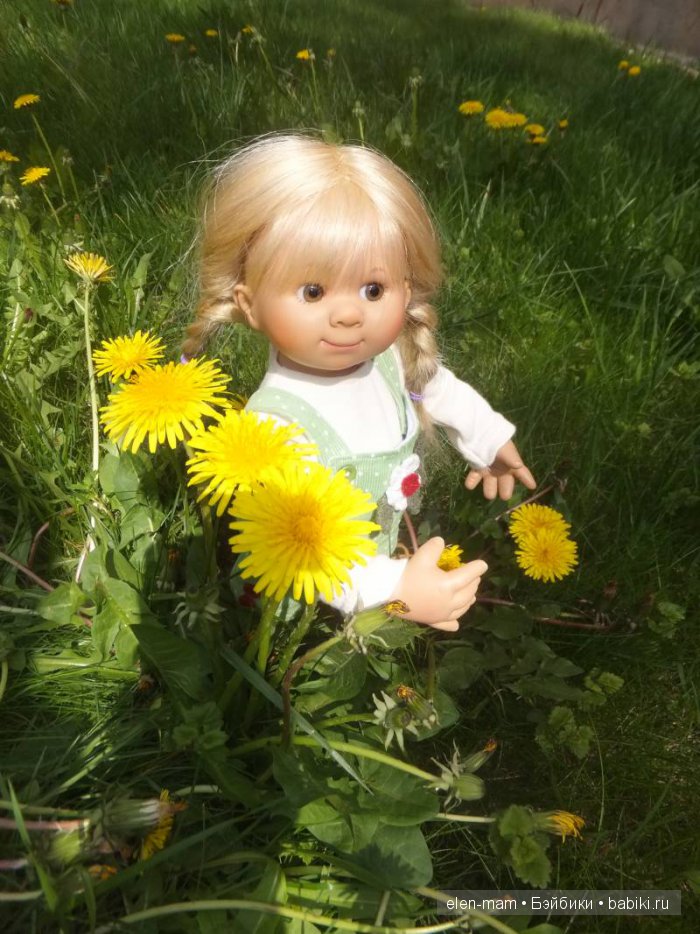 Продолжила смотреть на одуванчики 4