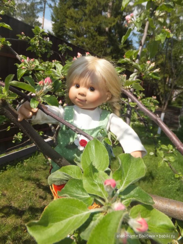 Маруськин май. Вихтелка от автора Rosemarie Anna Muller. Цветущий сад и знакомство с его жителями