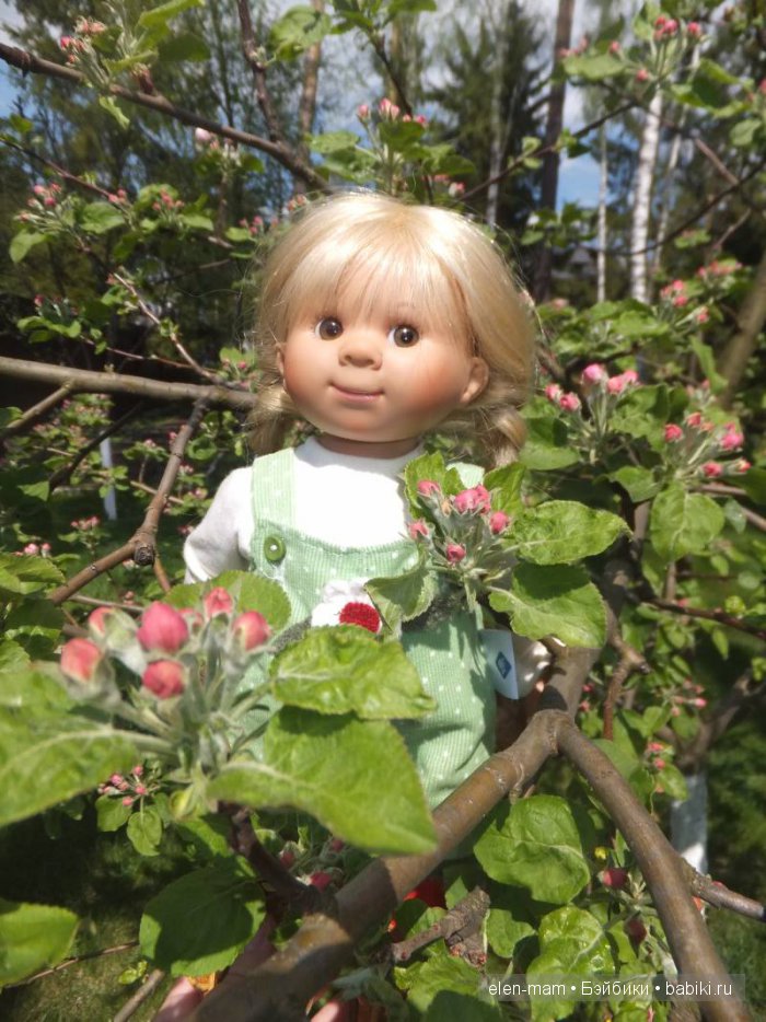 Маруськин май. Вихтелка от автора Rosemarie Anna Muller. Цветущий сад и знакомство с его жителями