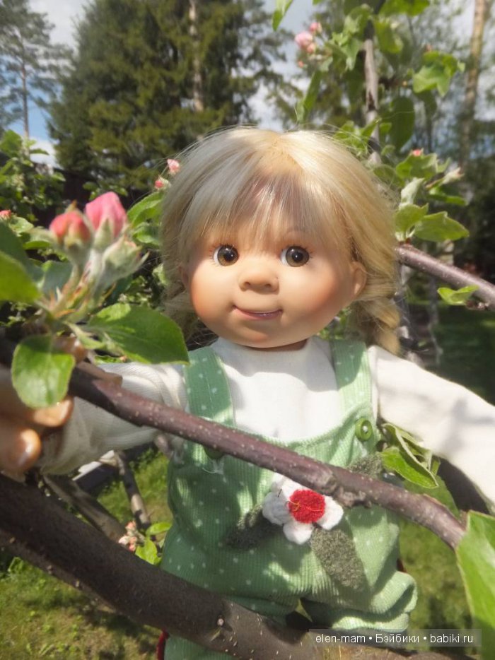 Маруськин май. Вихтелка от автора Rosemarie Anna Muller. Цветущий сад и знакомство с его жителями