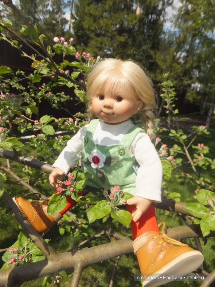 Маруськин май. Вихтелка от автора Rosemarie Anna Muller. Цветущий сад и знакомство с его жителями