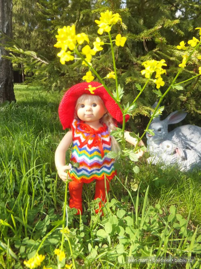 Нашла жёлтые цветочки!)