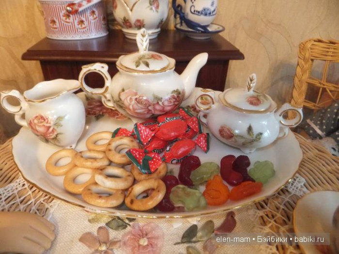 Блюдо со сладостями