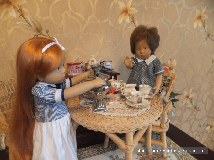 Самовар на столе)