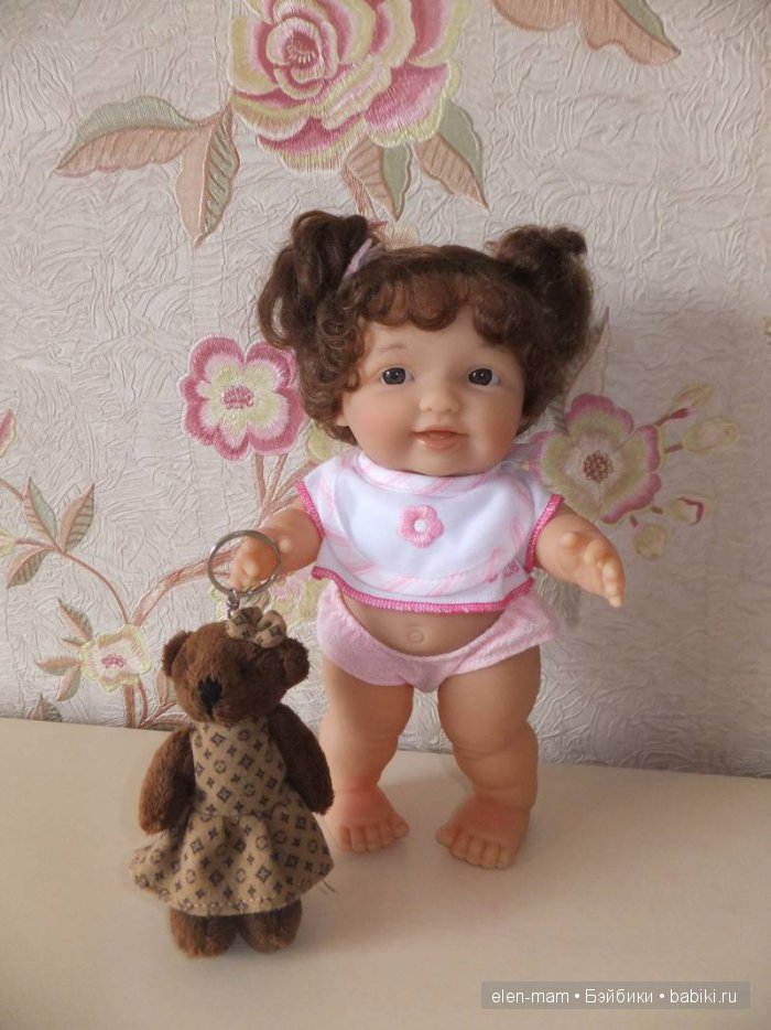 Варя с мишкой