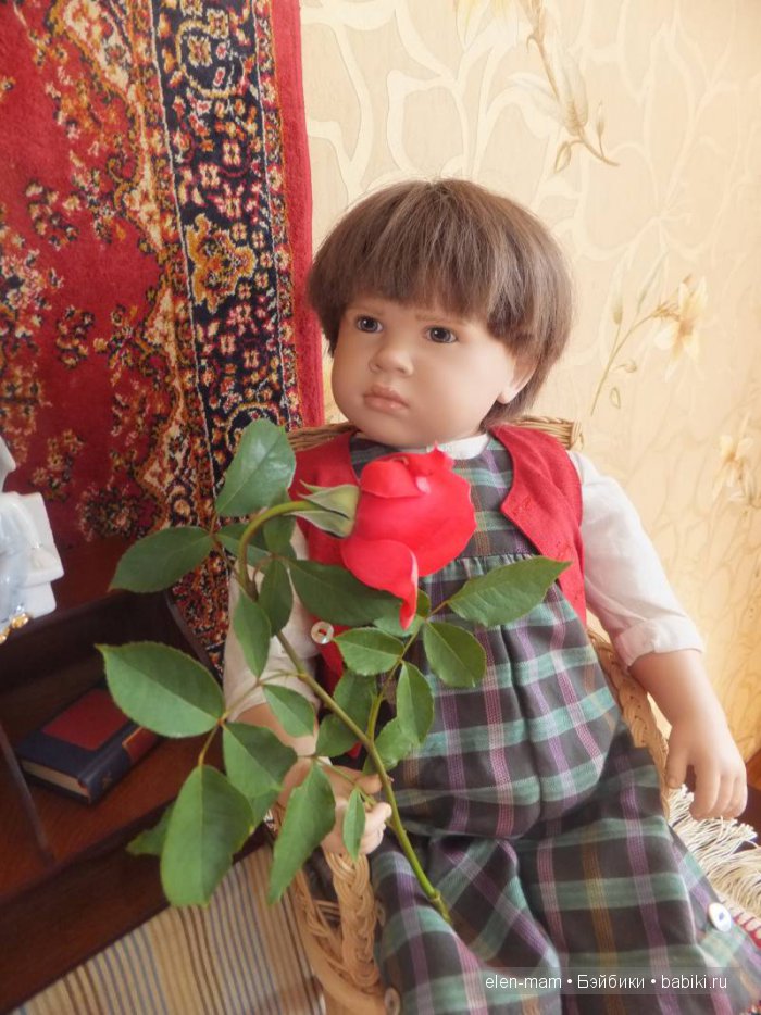 Посмотри, какая красивая роза!