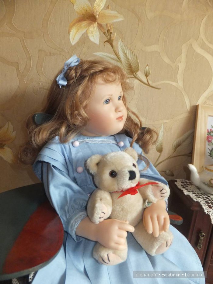 Мона с мишкой, портрет, профиль 2