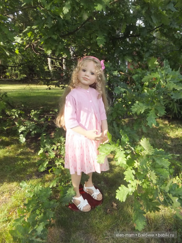 Возле дубочка