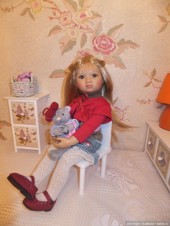 Луиза 9-го года, на стульчике 2