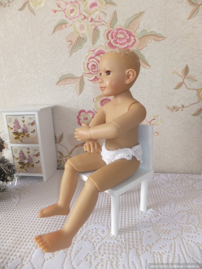 На стульчике