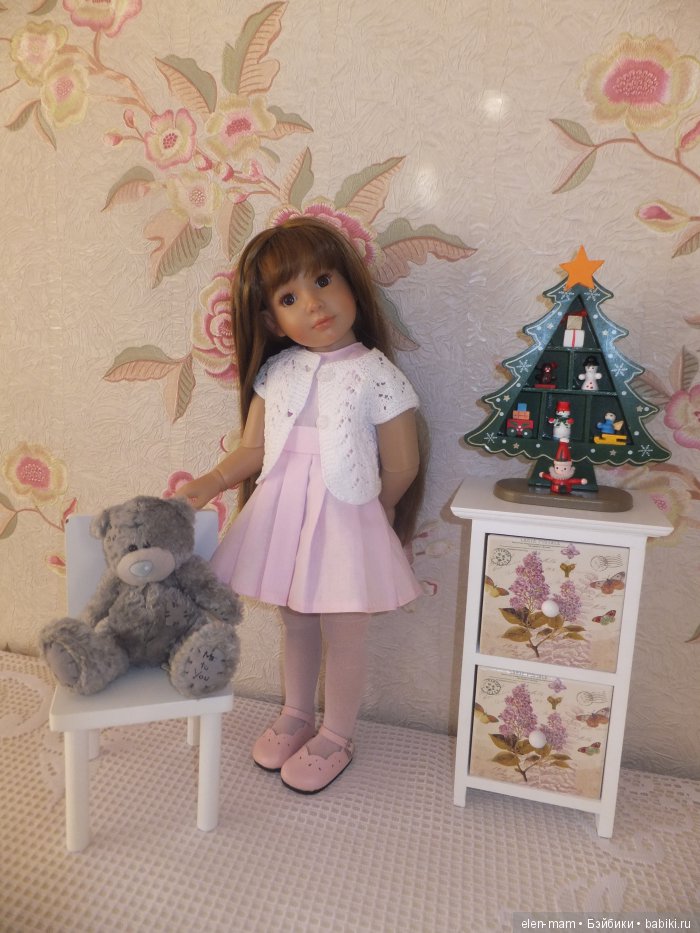 Около стульчика 2