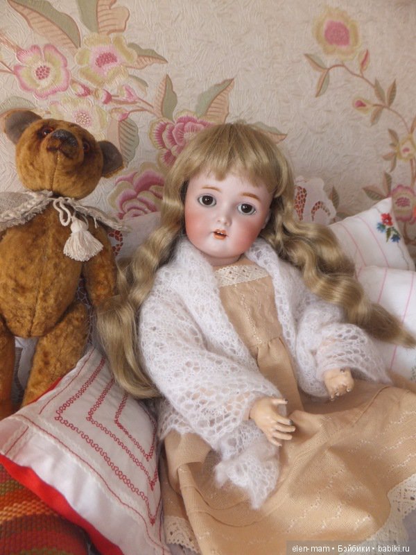 Девочка готовится ко сну